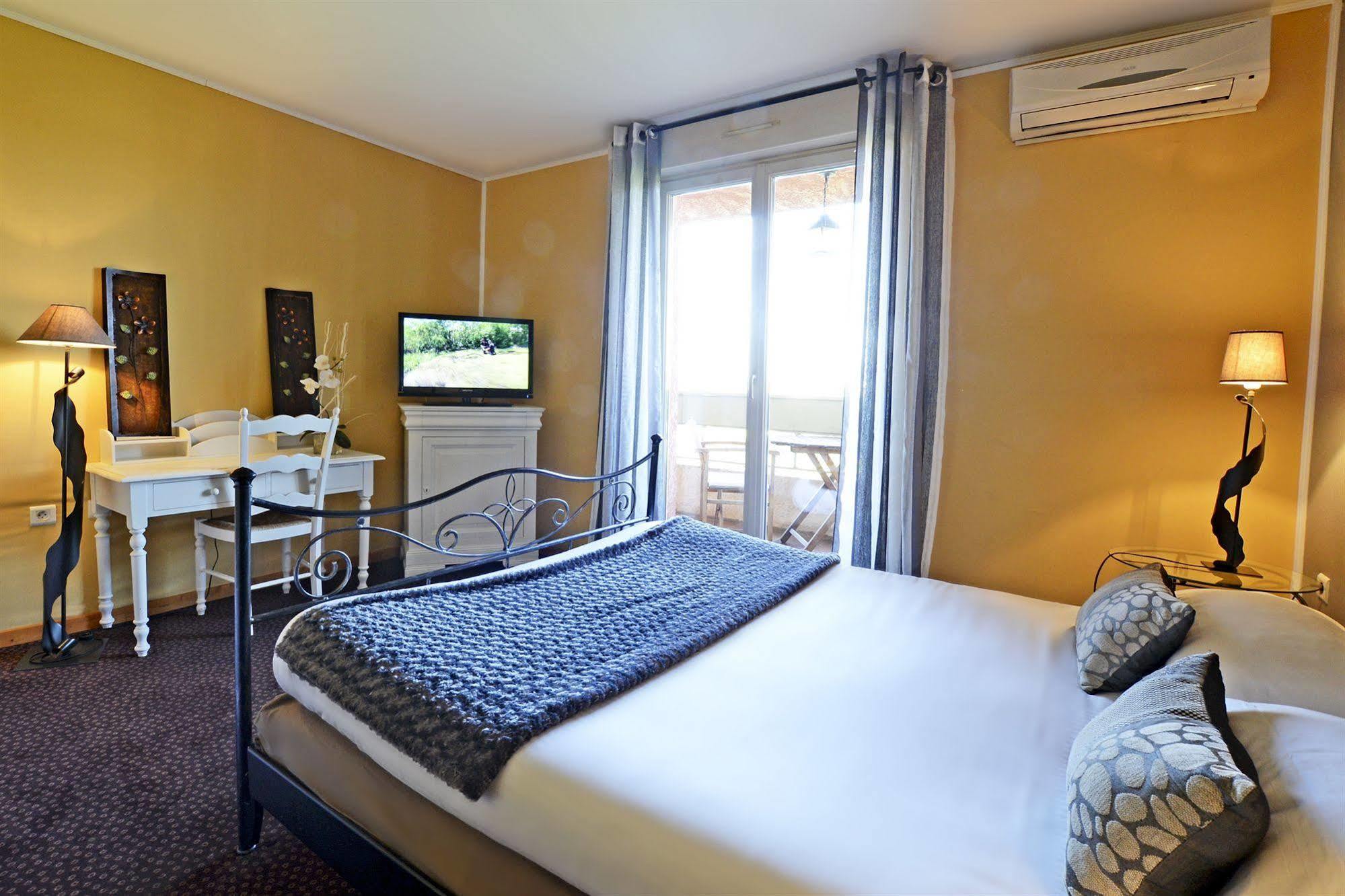 เล ฌาร์แดง เดอ ลา มาดราเก โฮเต็ล Hotel ลูเชียนา ภายนอก รูปภาพ